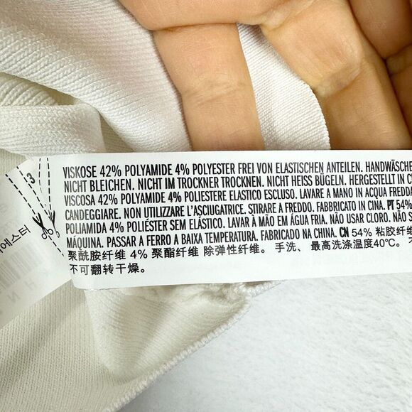 Endless Rose Mixed 3D Flower Knit Top Size Medium NEW White Fitted Scoop Neck - Picture 10 of 10